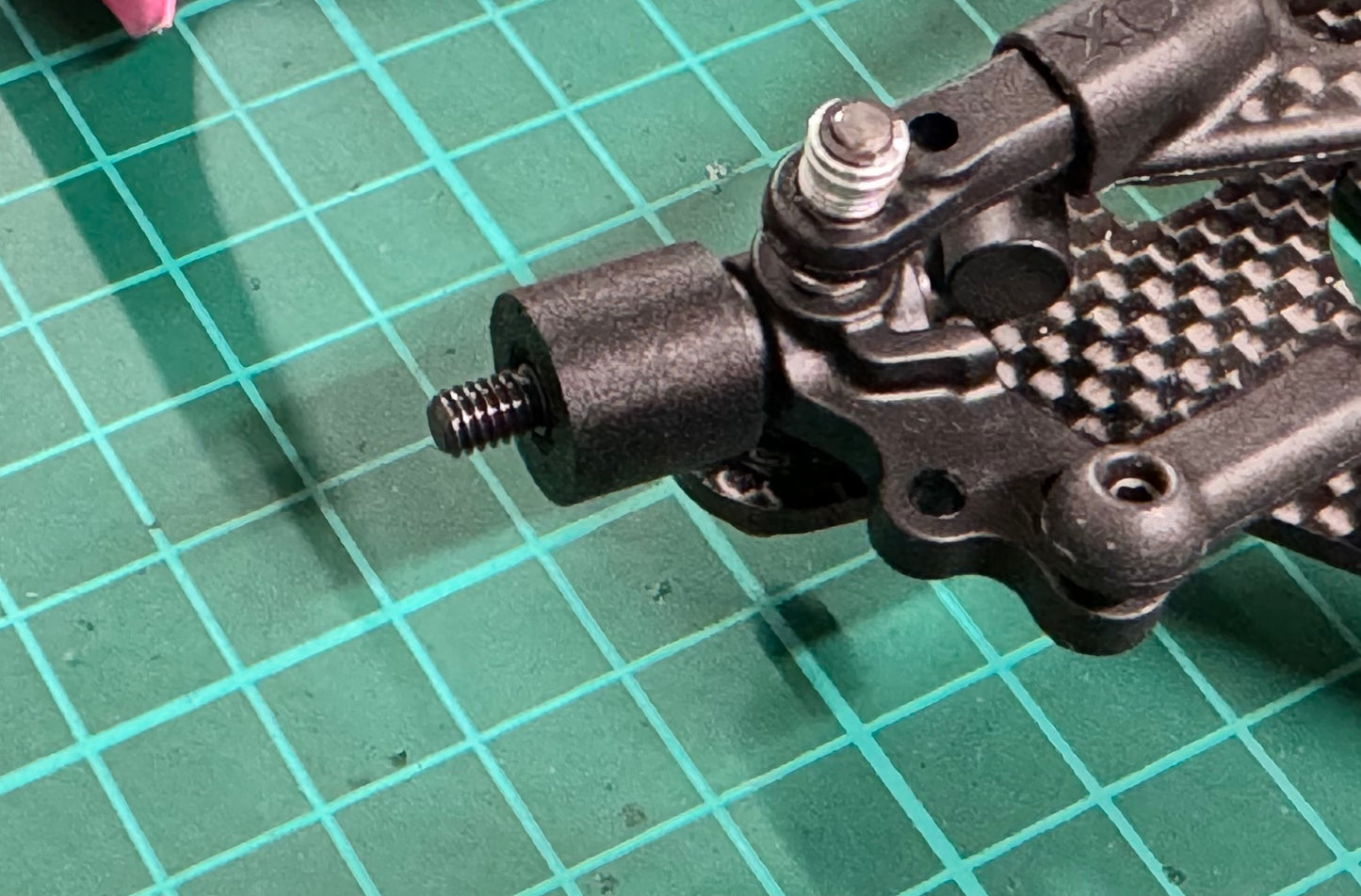 VDH Design: 1/10th scale F1 adapter for 1/10th scale setup stations